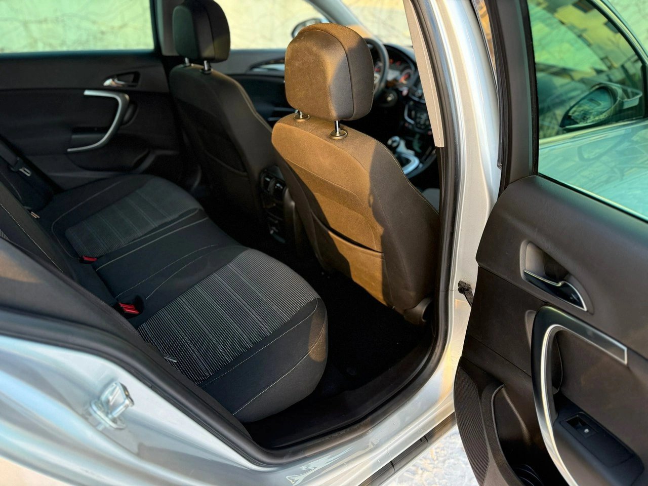 Opel Insignia - Zdjęcie 10