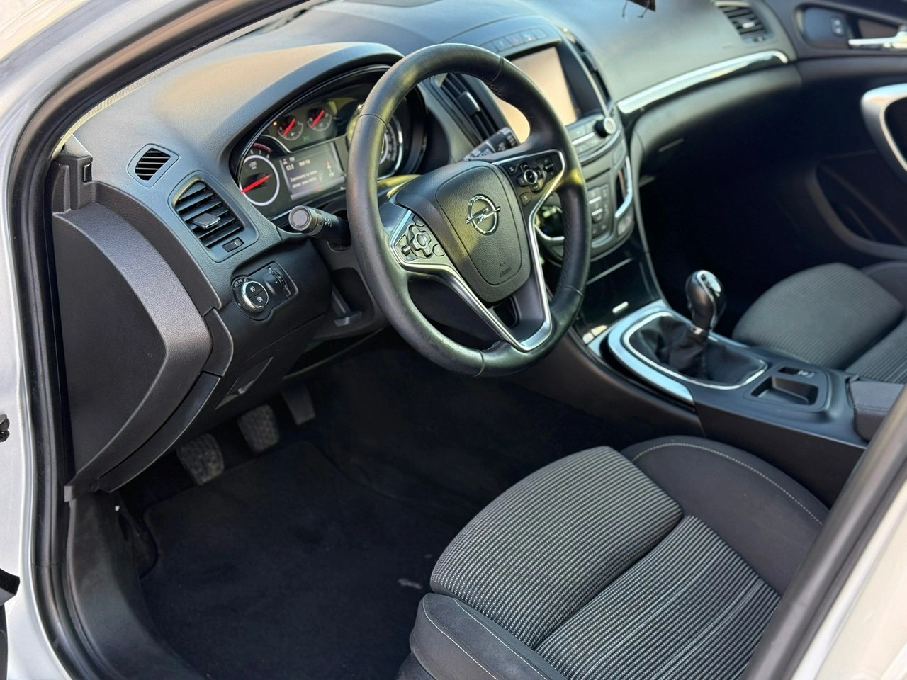 Opel Insignia - Zdjęcie 16