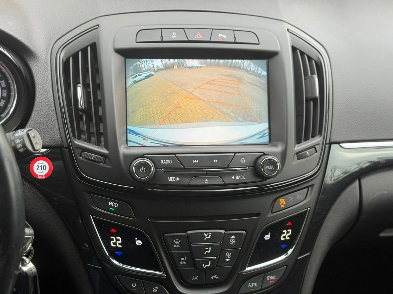 Opel Insignia - Zdjęcie 23