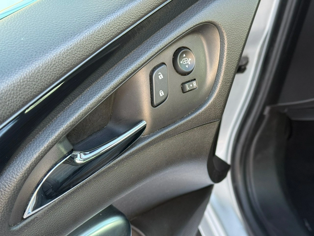 Opel Insignia - Zdjęcie 17