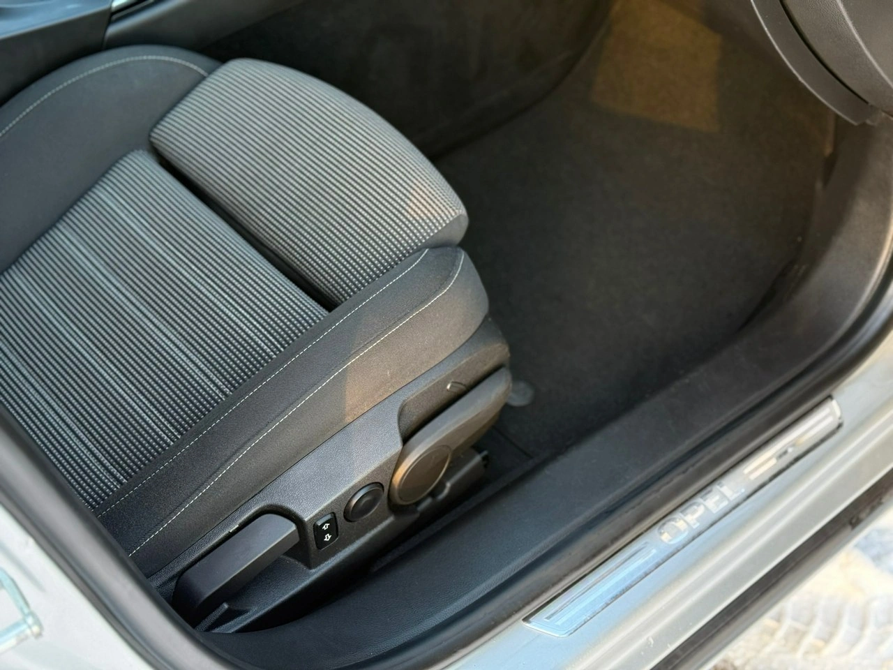 Opel Insignia - Zdjęcie 8