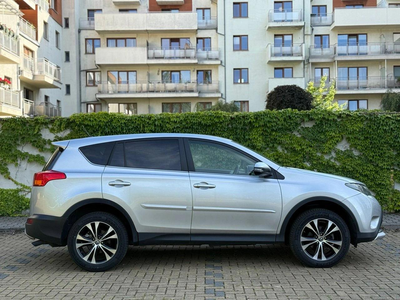Toyota RAV-4 - Zdjęcie 10