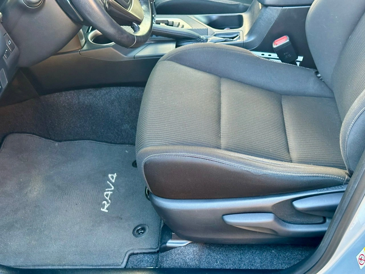 Toyota RAV-4 - Zdjęcie 16