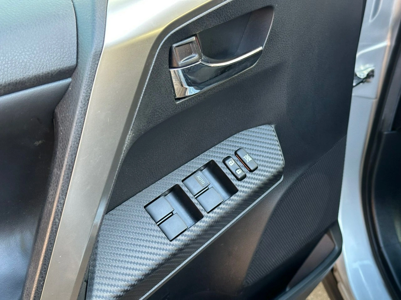 Toyota RAV-4 - Zdjęcie 19