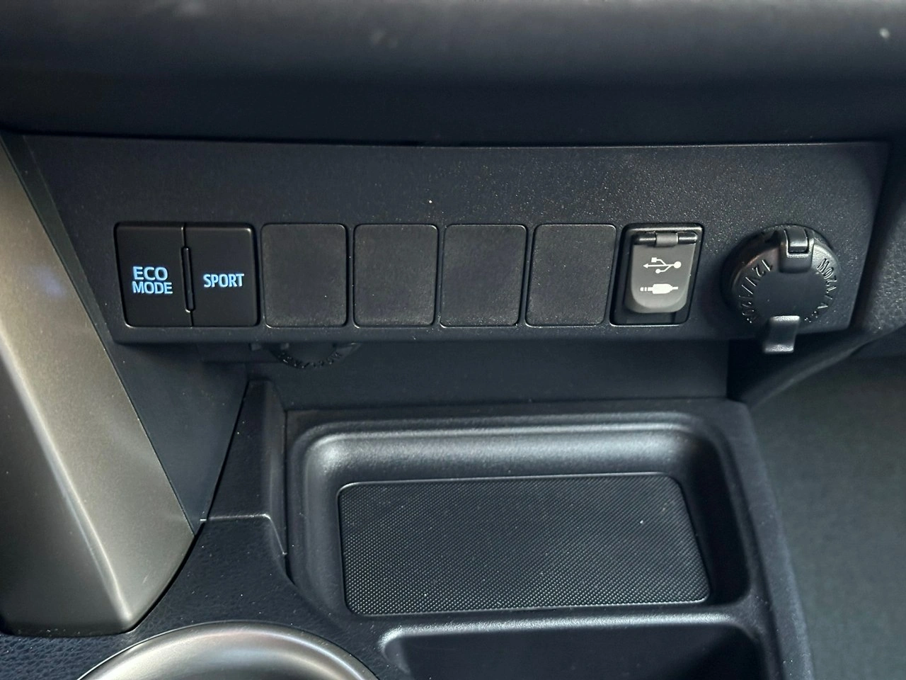 Toyota RAV-4 - Zdjęcie 28