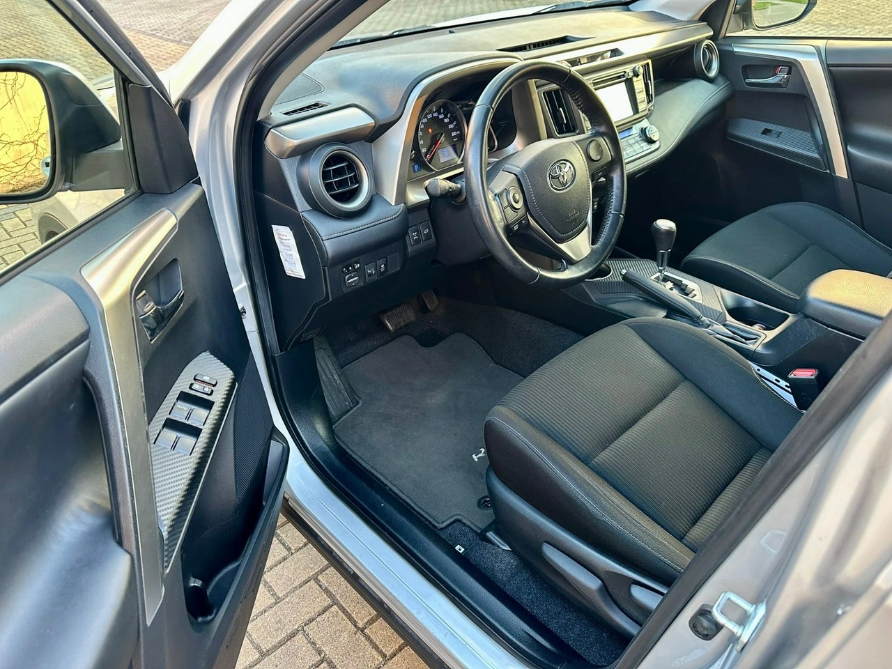 Toyota RAV-4 - Zdjęcie 4