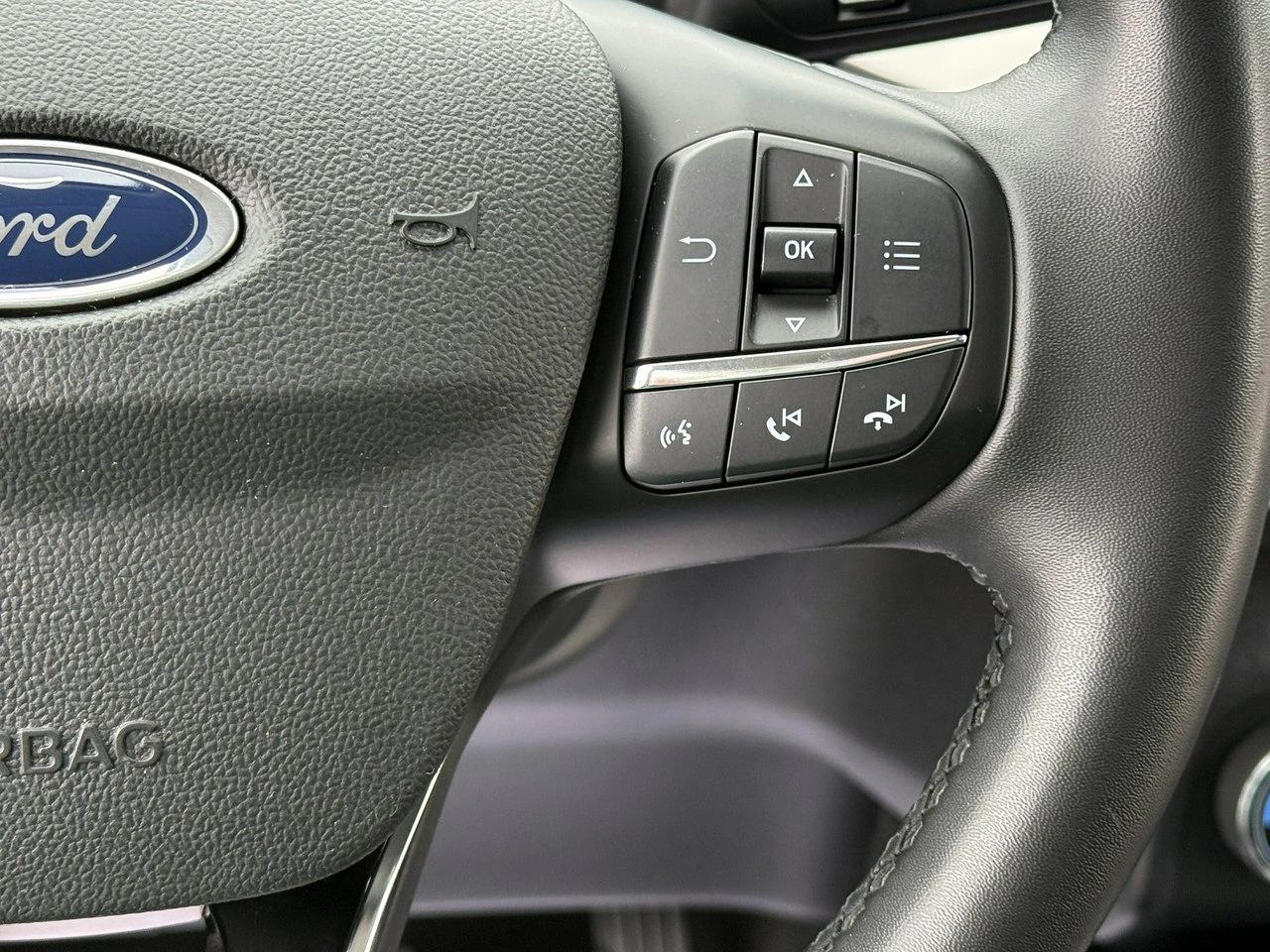 Ford Kuga - Zdjęcie 15