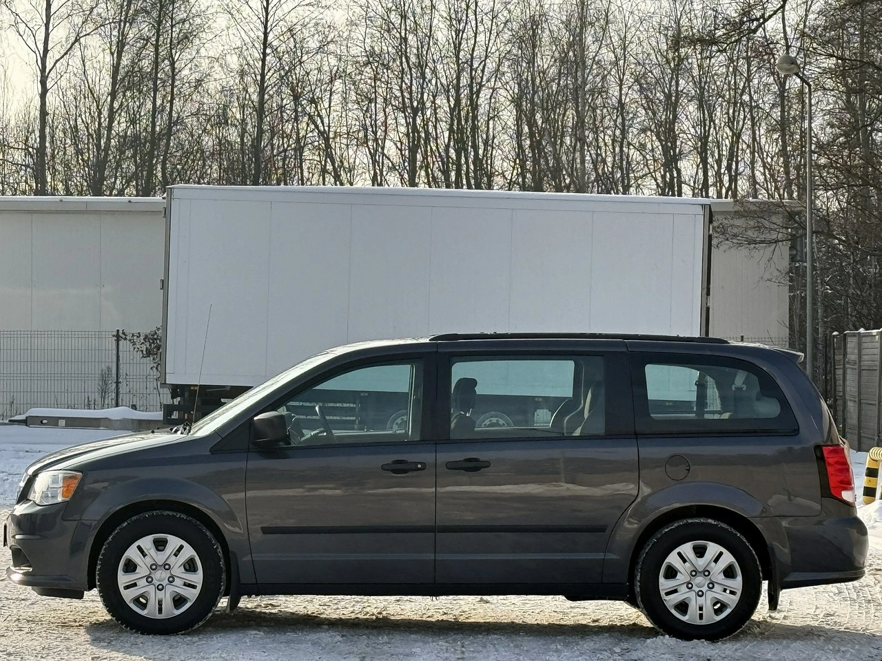 Dodge Grand Caravan - Zdjęcie 17