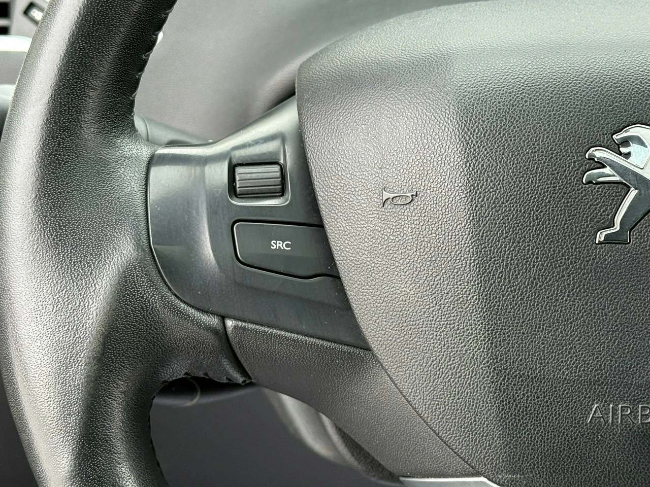 Peugeot 208 - Zdjęcie 19