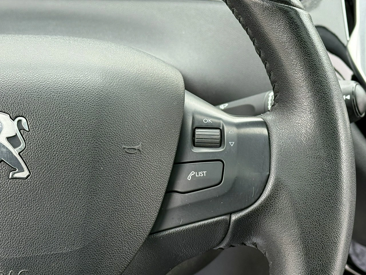 Peugeot 208 - Zdjęcie 20