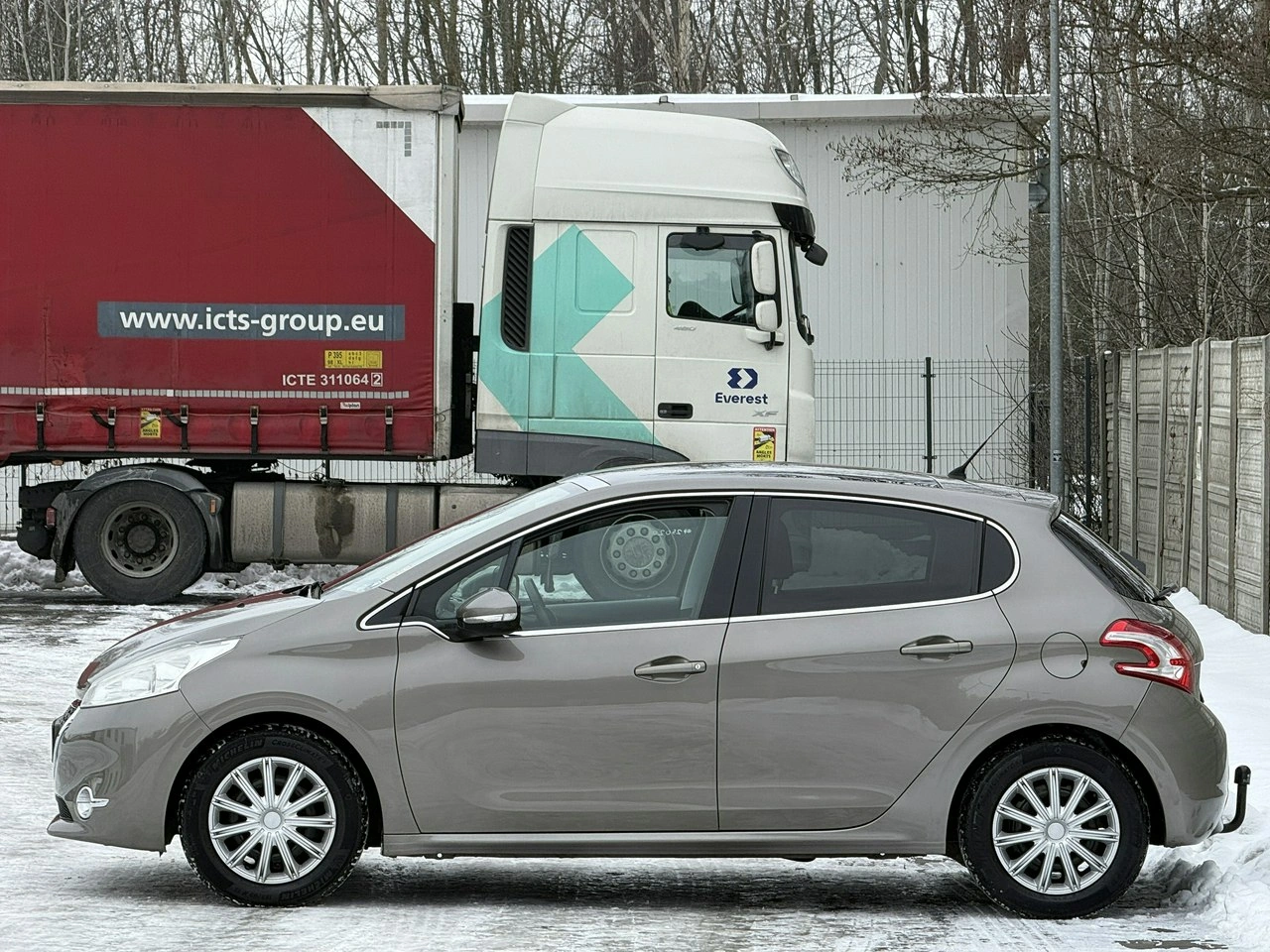Peugeot 208 - Zdjęcie 27