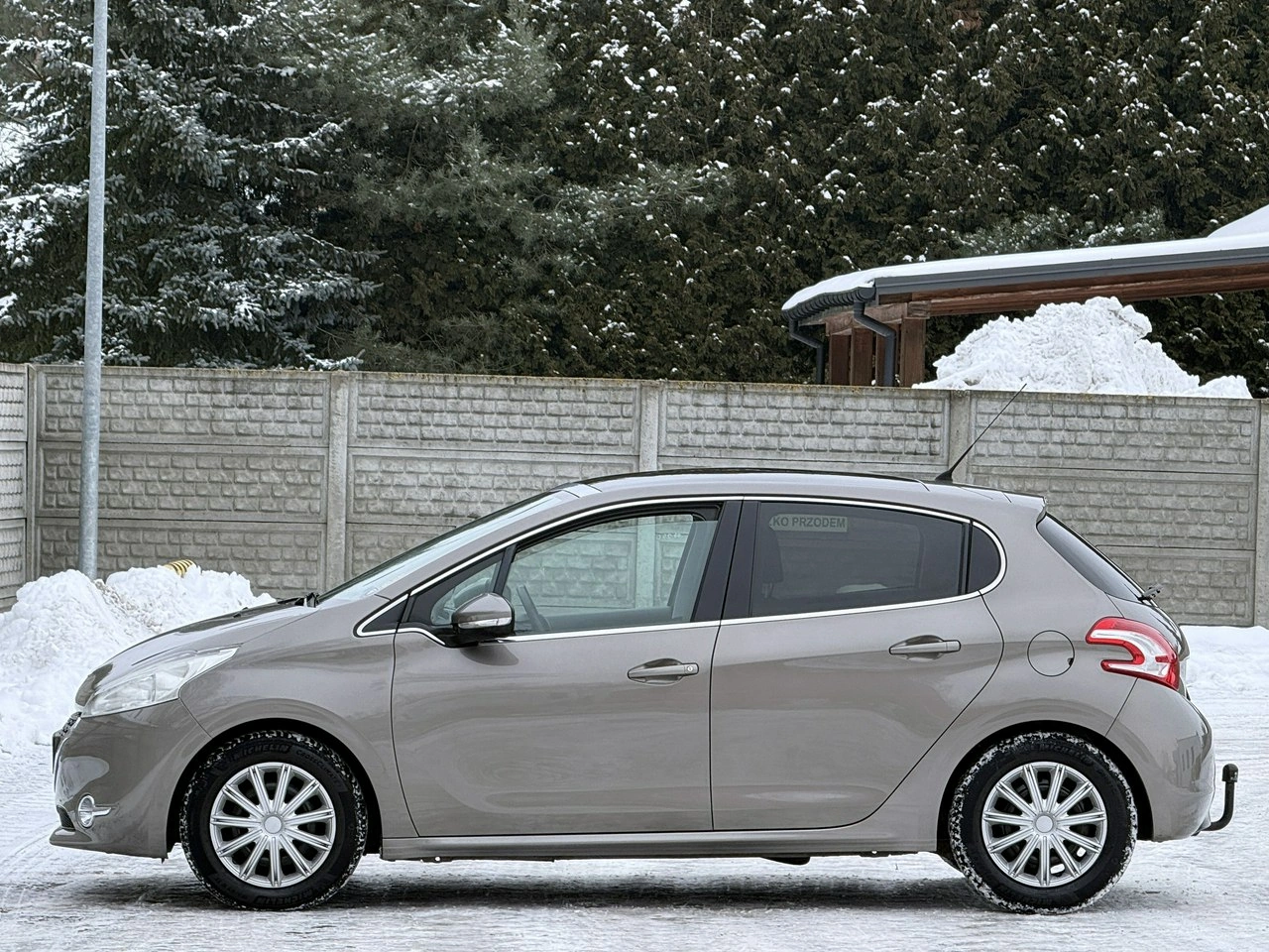 Peugeot 208 - Zdjęcie 38