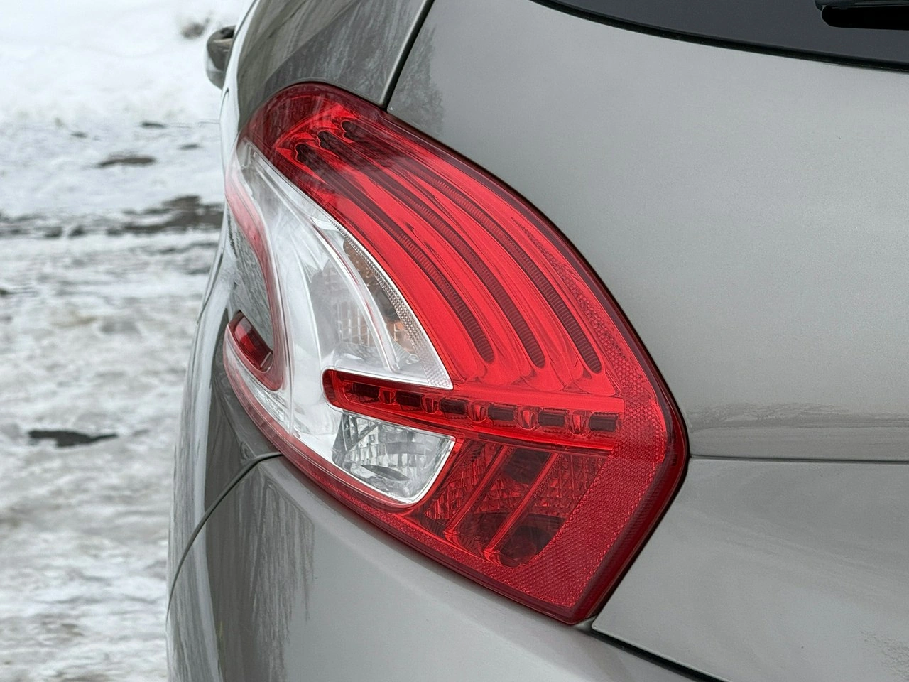 Peugeot 208 - Zdjęcie 49