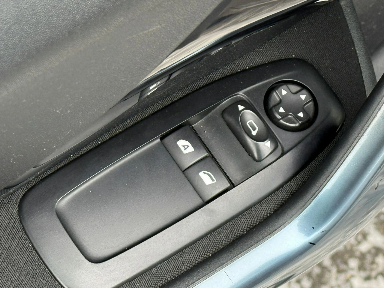 Peugeot 208 - Zdjęcie 16