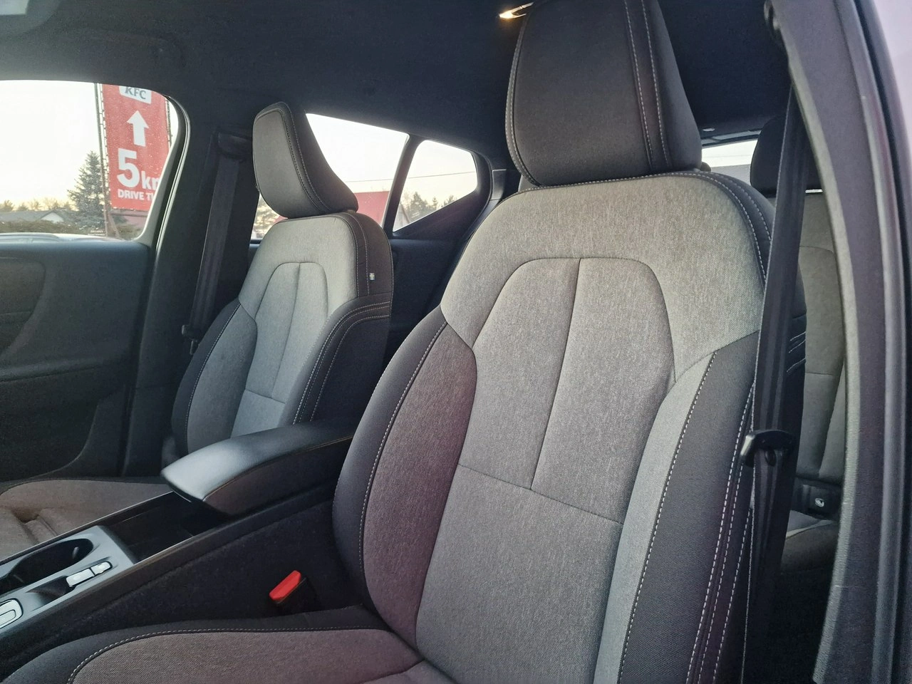 Volvo XC 40 - Zdjęcie 17