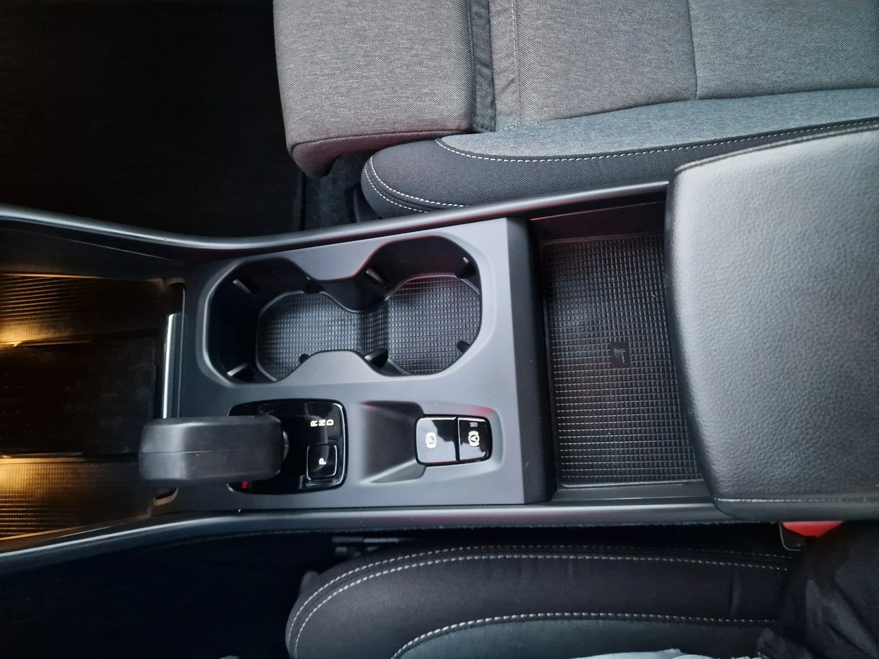 Volvo XC 40 - Zdjęcie 30