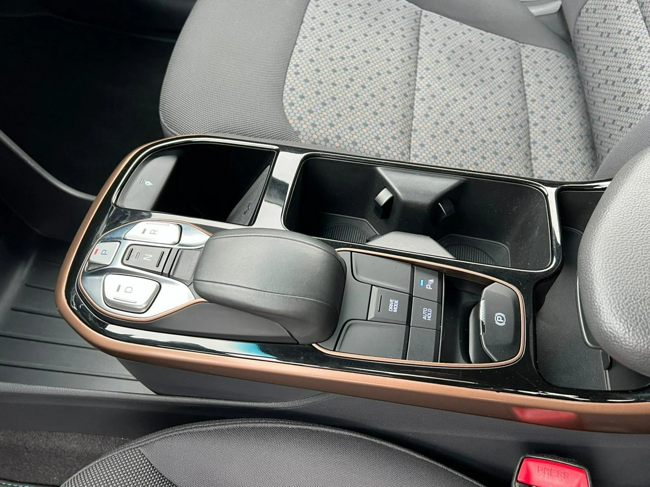 Hyundai IONIQ - Zdjęcie 12