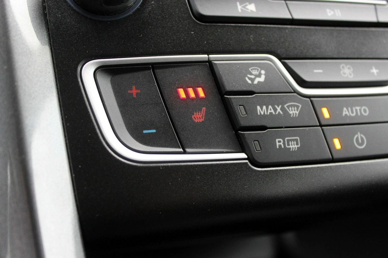 Ford Mondeo - Zdjęcie 17