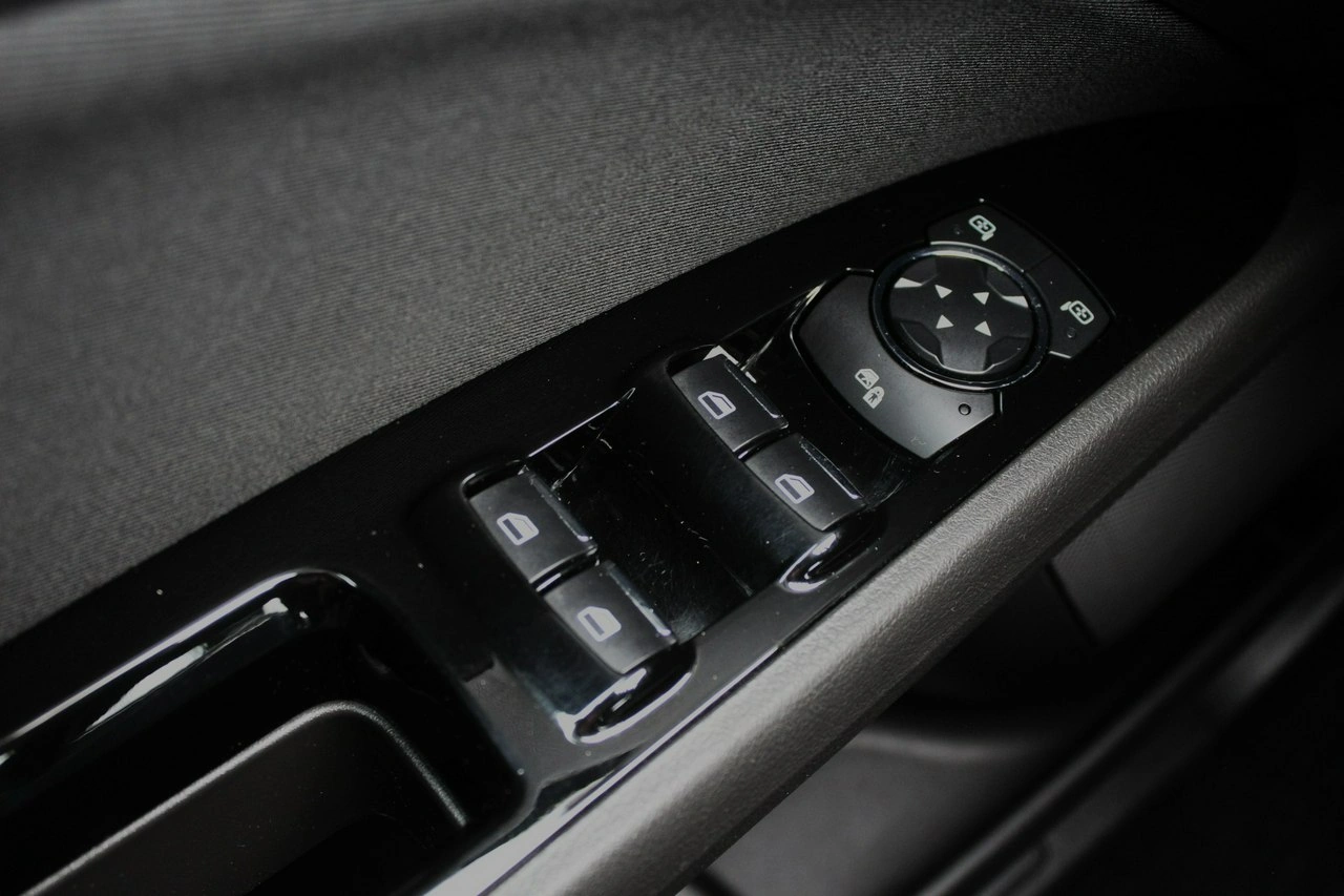 Ford Mondeo - Zdjęcie 28