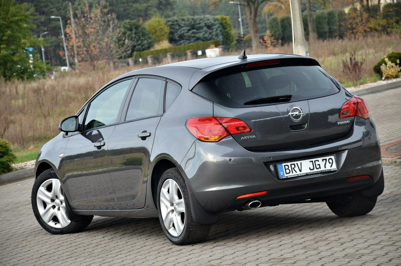 Opel Astra - Zdjęcie 12