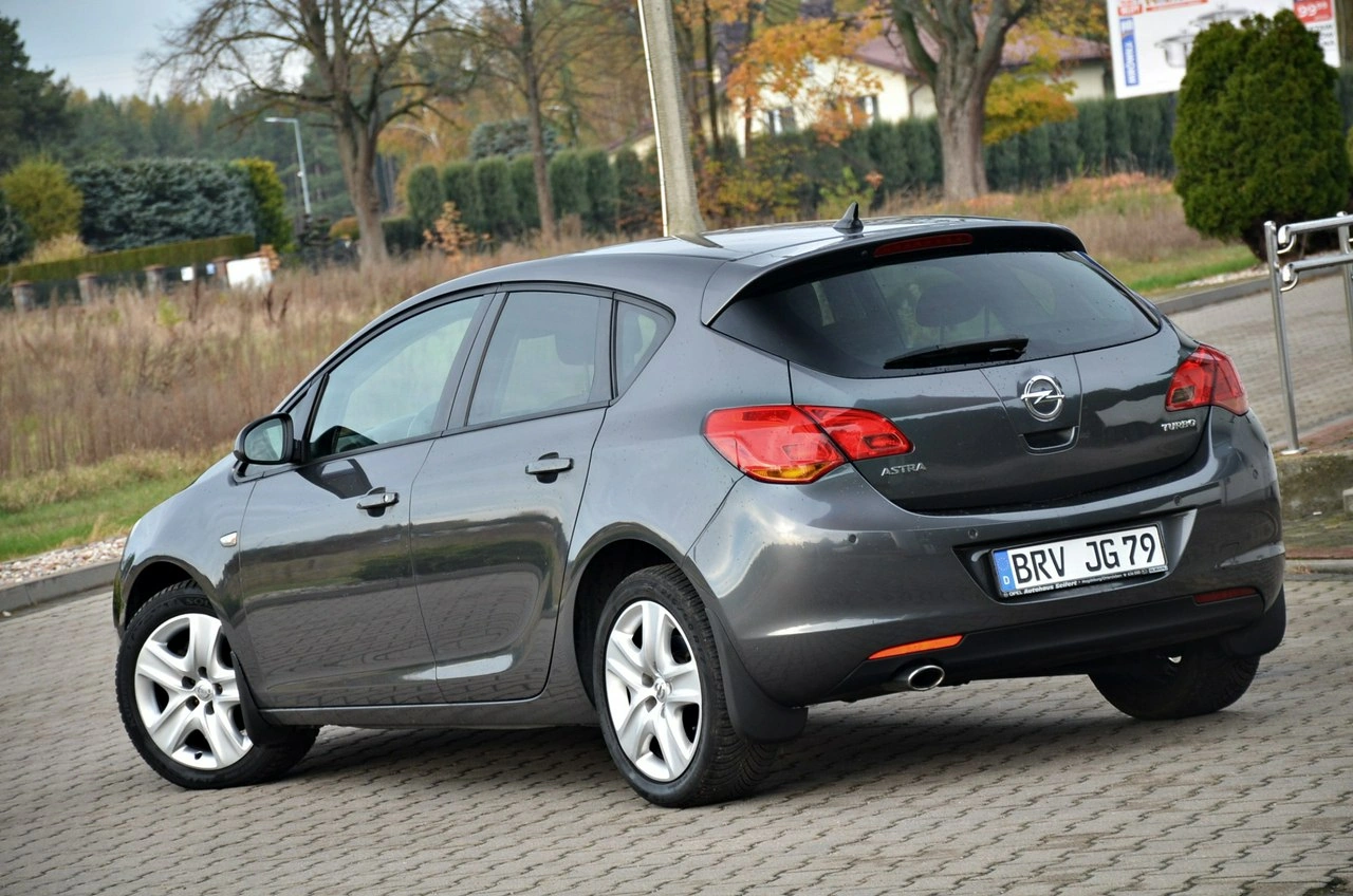 Opel Astra - Zdjęcie 13