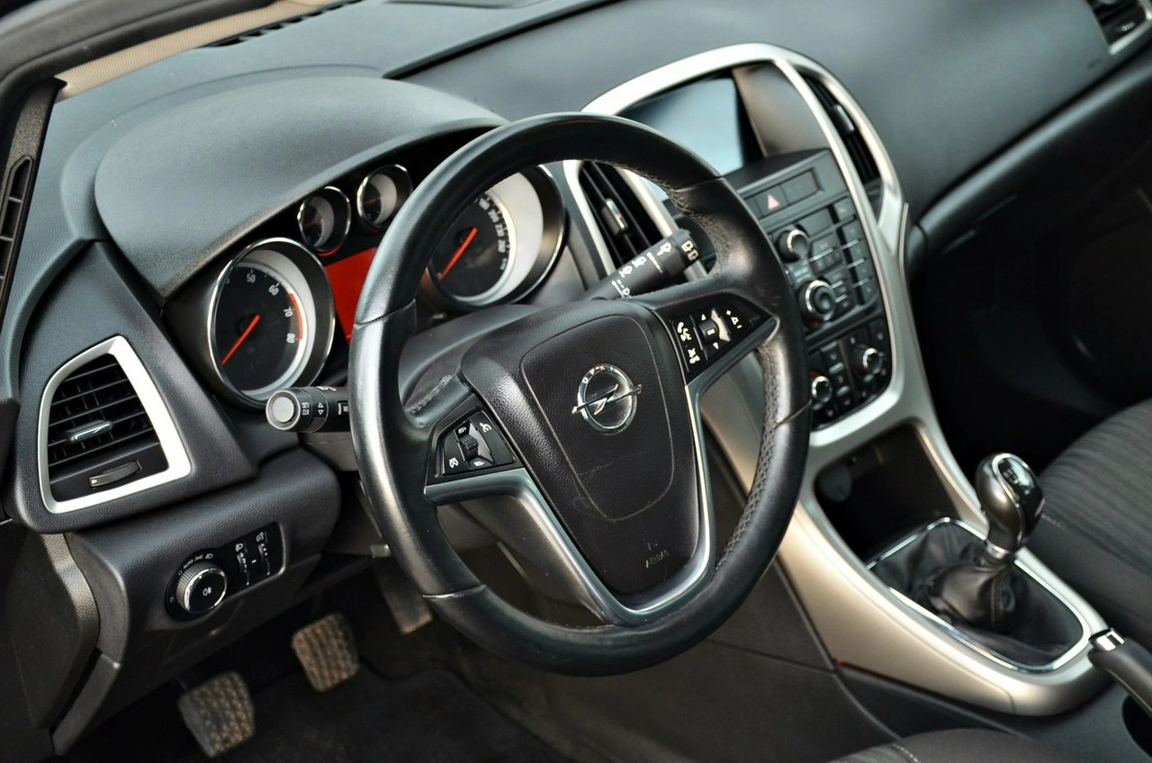 Opel Astra - Zdjęcie 14