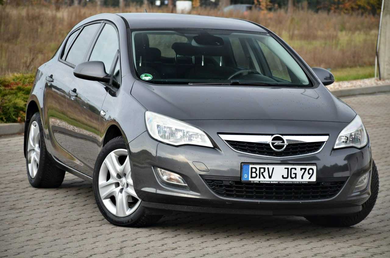 Opel Astra - Główne zdjęcie