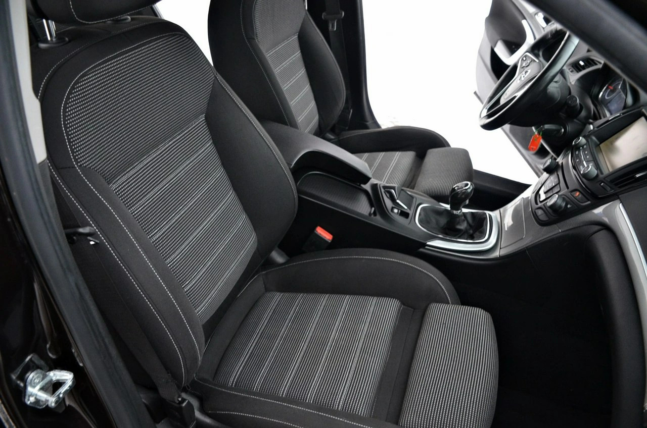 Opel Insignia - Zdjęcie 16