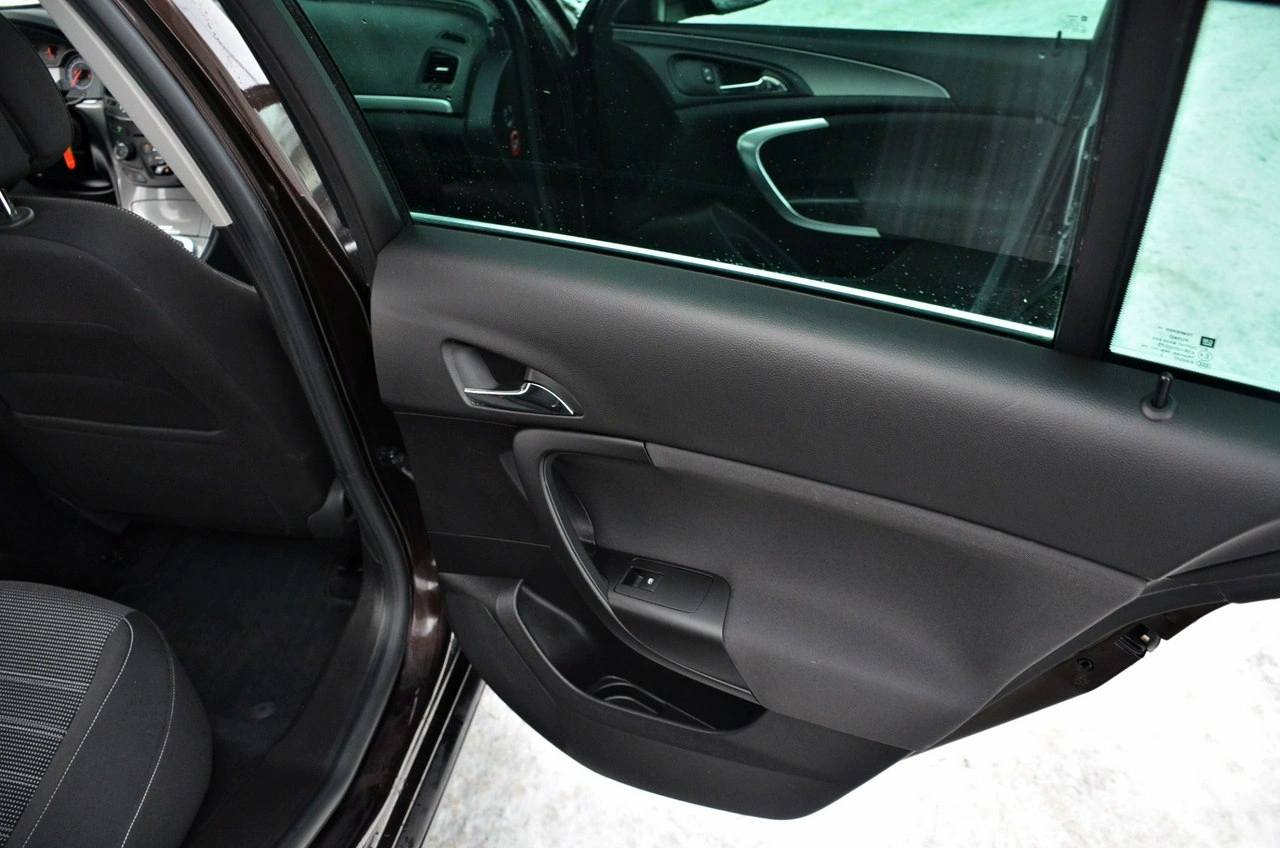 Opel Insignia - Zdjęcie 19