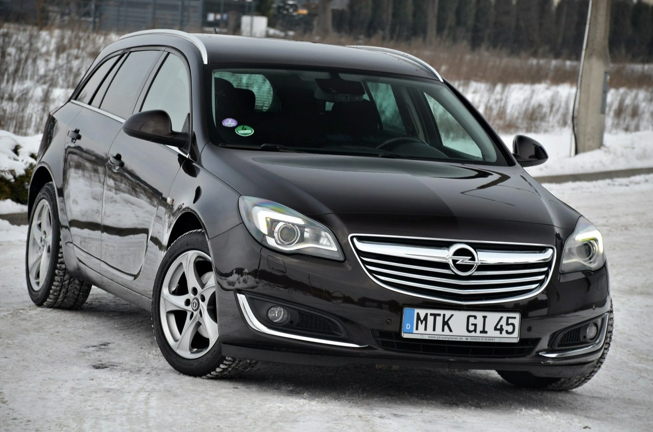 Opel Insignia - Główne zdjęcie