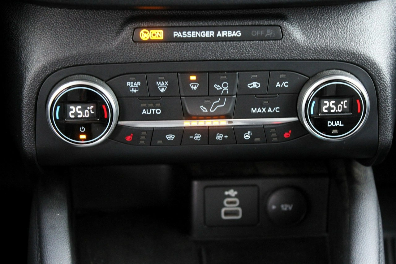 Ford Kuga - Zdjęcie 16