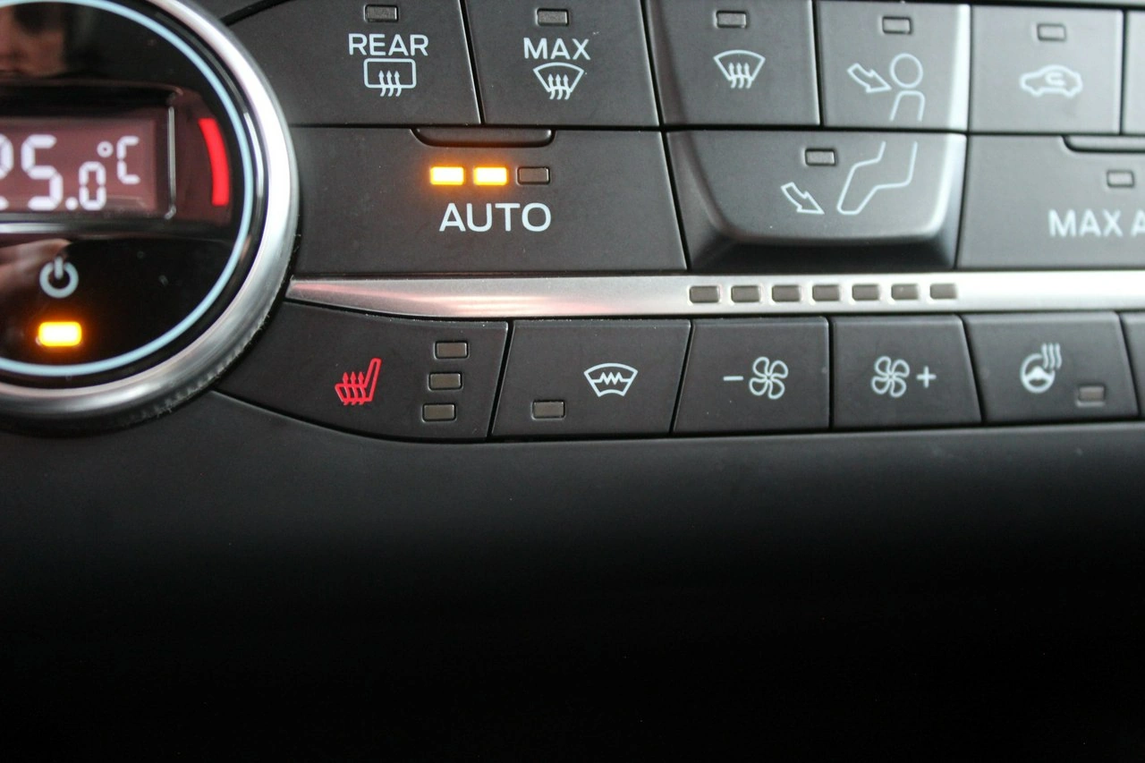 Ford Kuga - Zdjęcie 23