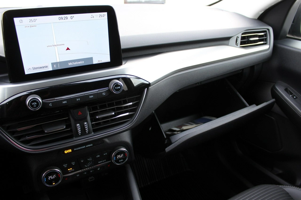 Ford Kuga - Zdjęcie 28