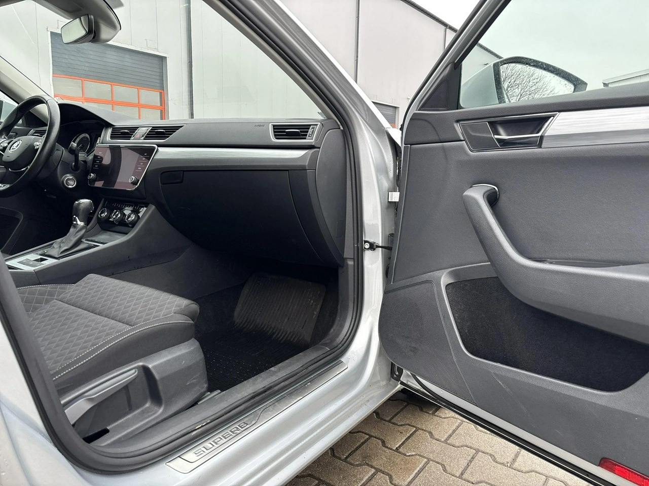 Skoda Superb - Zdjęcie 17