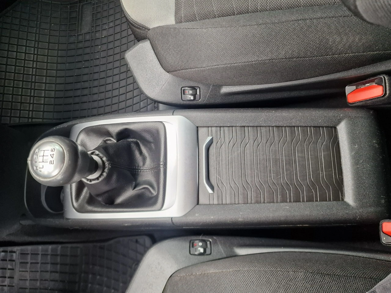 Citroën C4 Grand Picasso - Zdjęcie 32