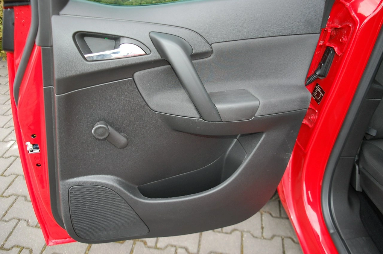 Opel Meriva - Zdjęcie 30