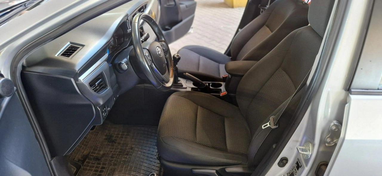 Toyota Corolla - Zdjęcie 12