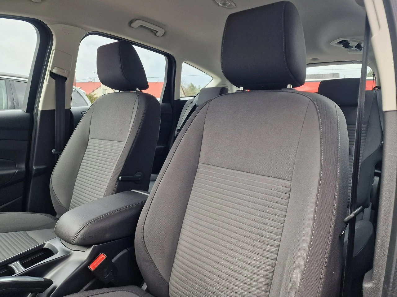 Ford C-MAX - Zdjęcie 17