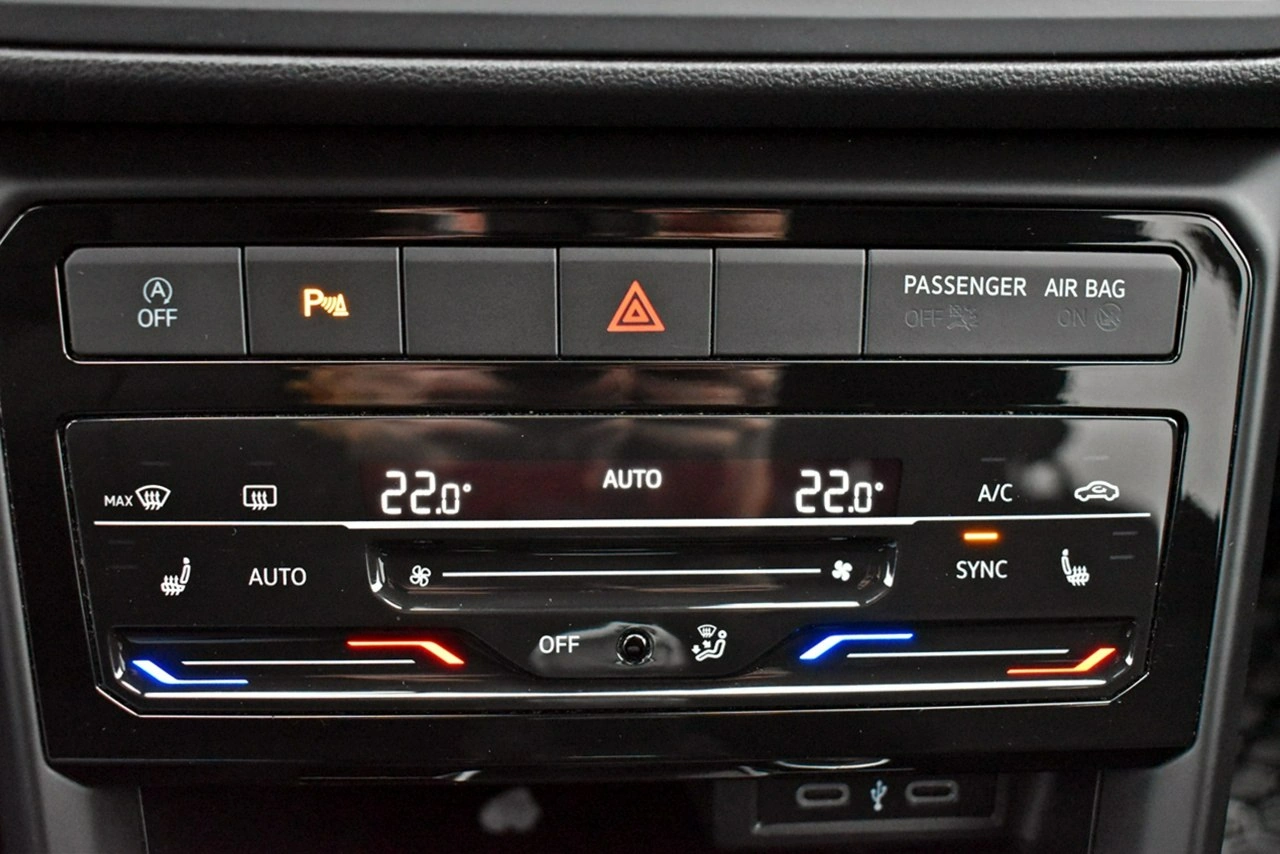 Volkswagen T-Cross - Zdjęcie 22