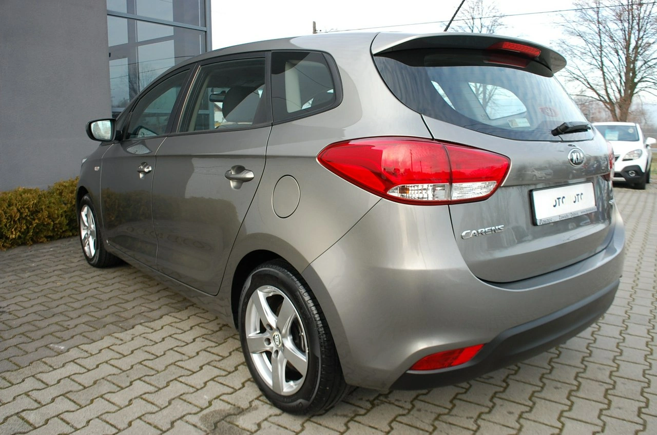 Kia Carens - Zdjęcie 11