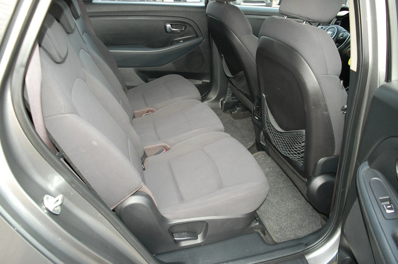 Kia Carens - Zdjęcie 24