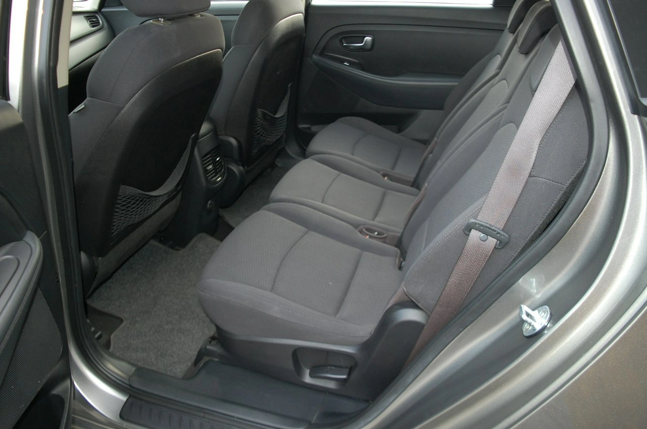 Kia Carens - Zdjęcie 25