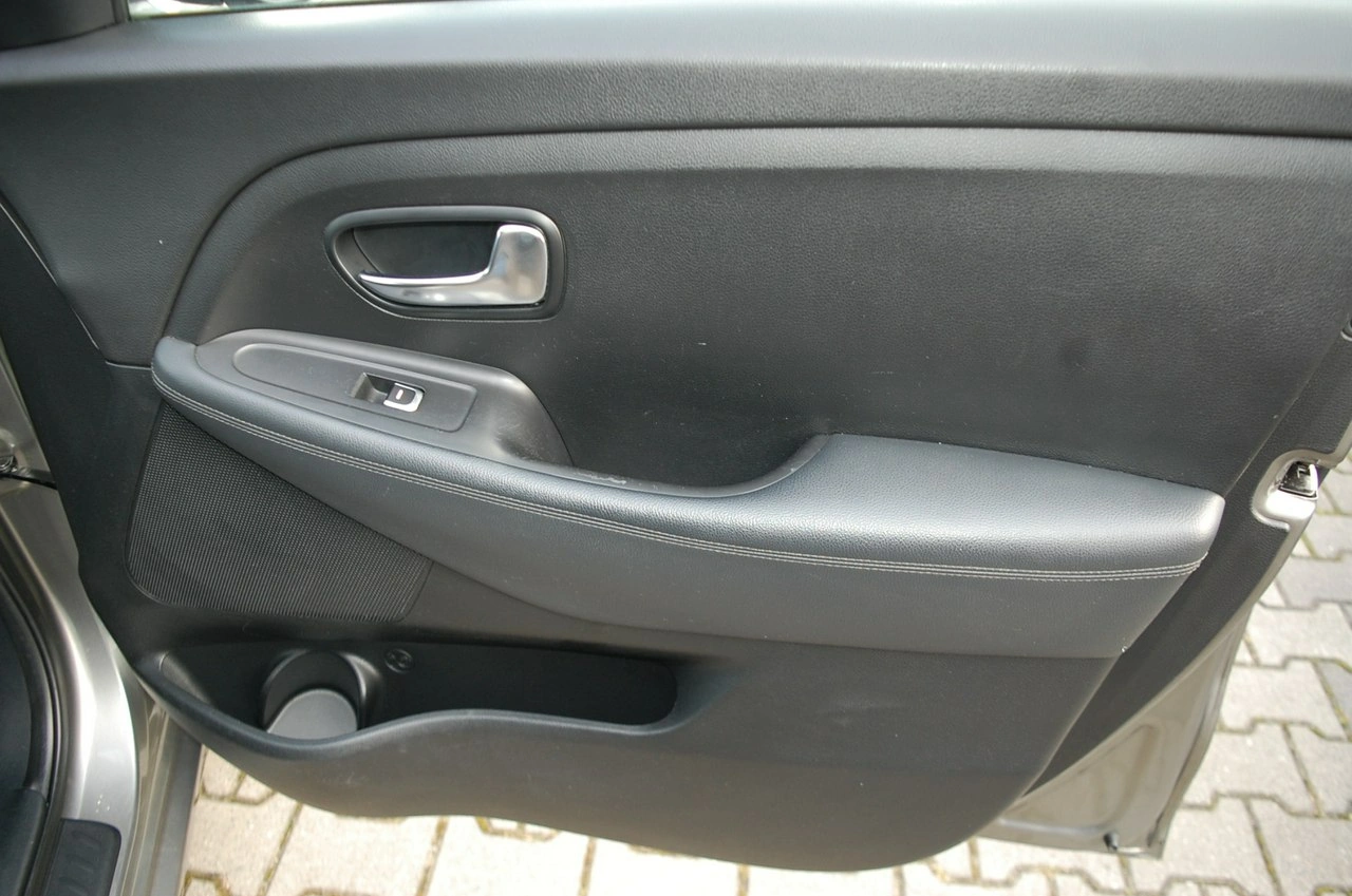 Kia Carens - Zdjęcie 29