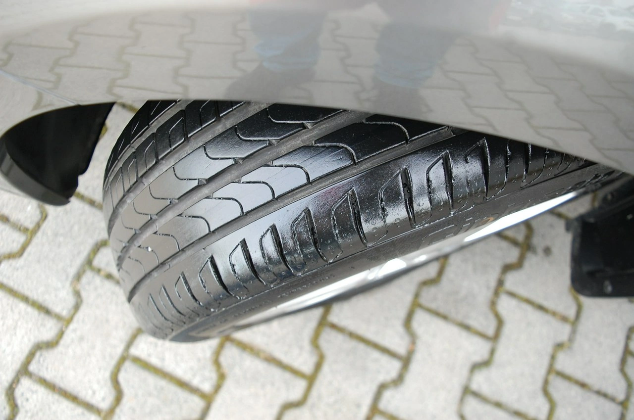 Kia Carens - Zdjęcie 7