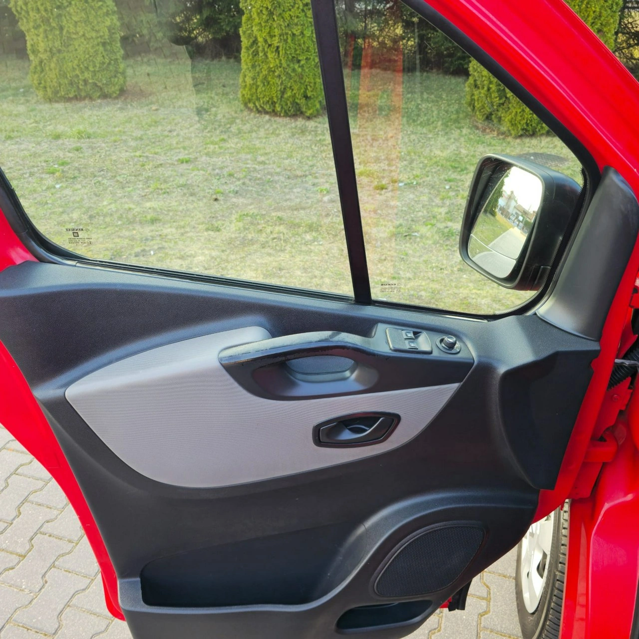 Renault Trafic - Zdjęcie 23