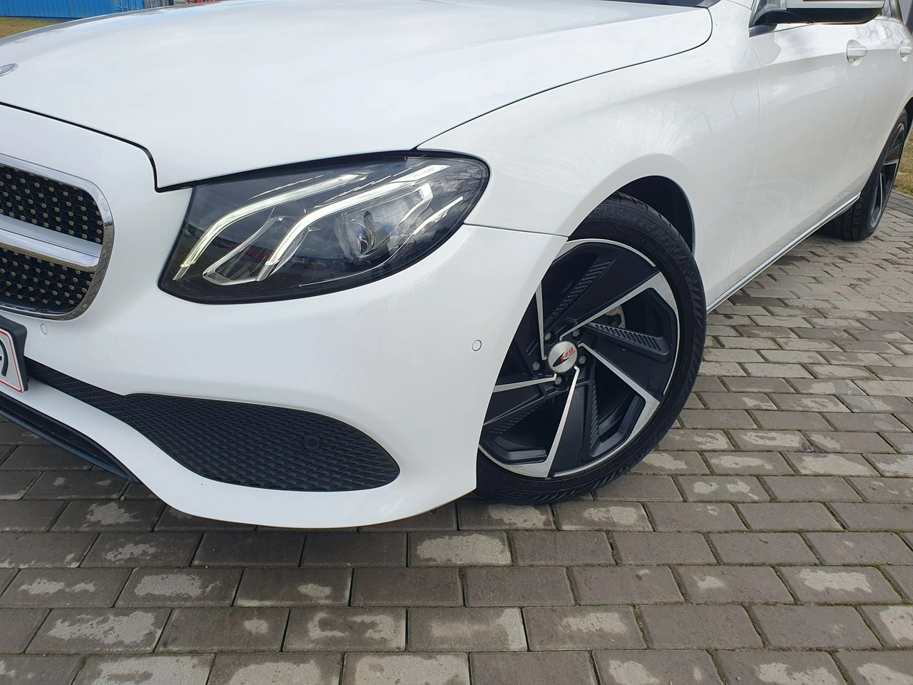Mercedes E 220 - Zdjęcie 11