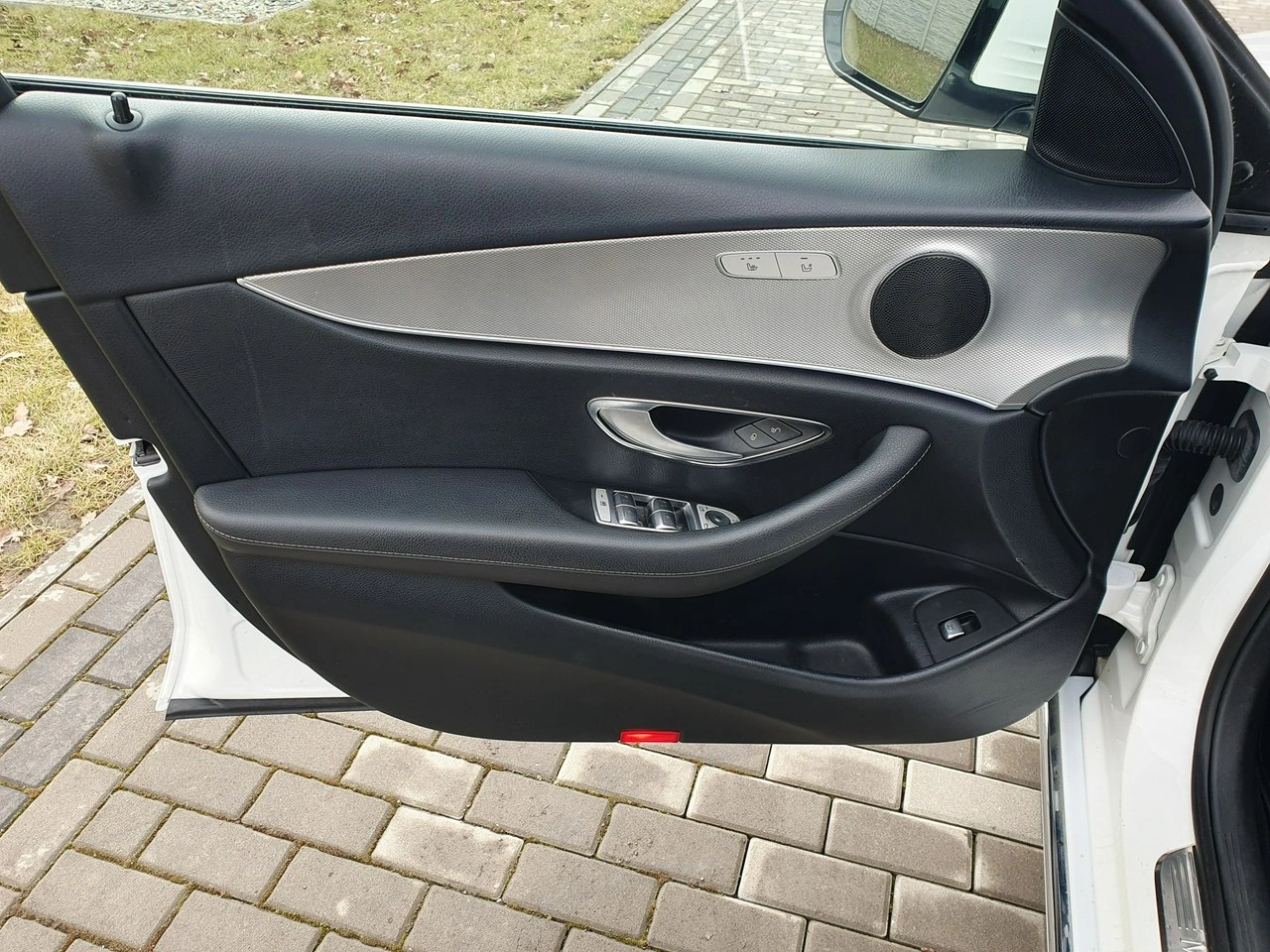 Mercedes E 220 - Zdjęcie 16