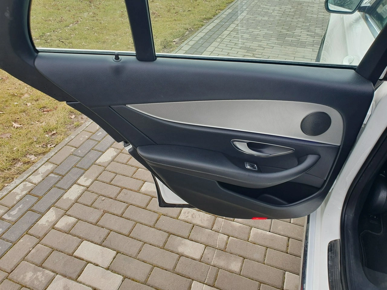 Mercedes E 220 - Zdjęcie 18