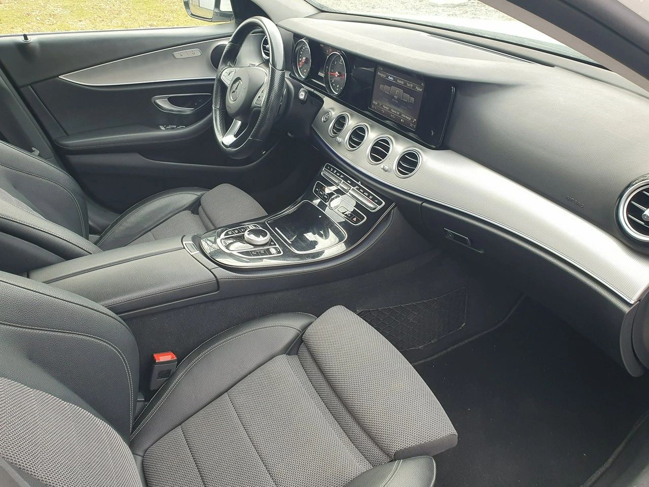 Mercedes E 220 - Zdjęcie 19