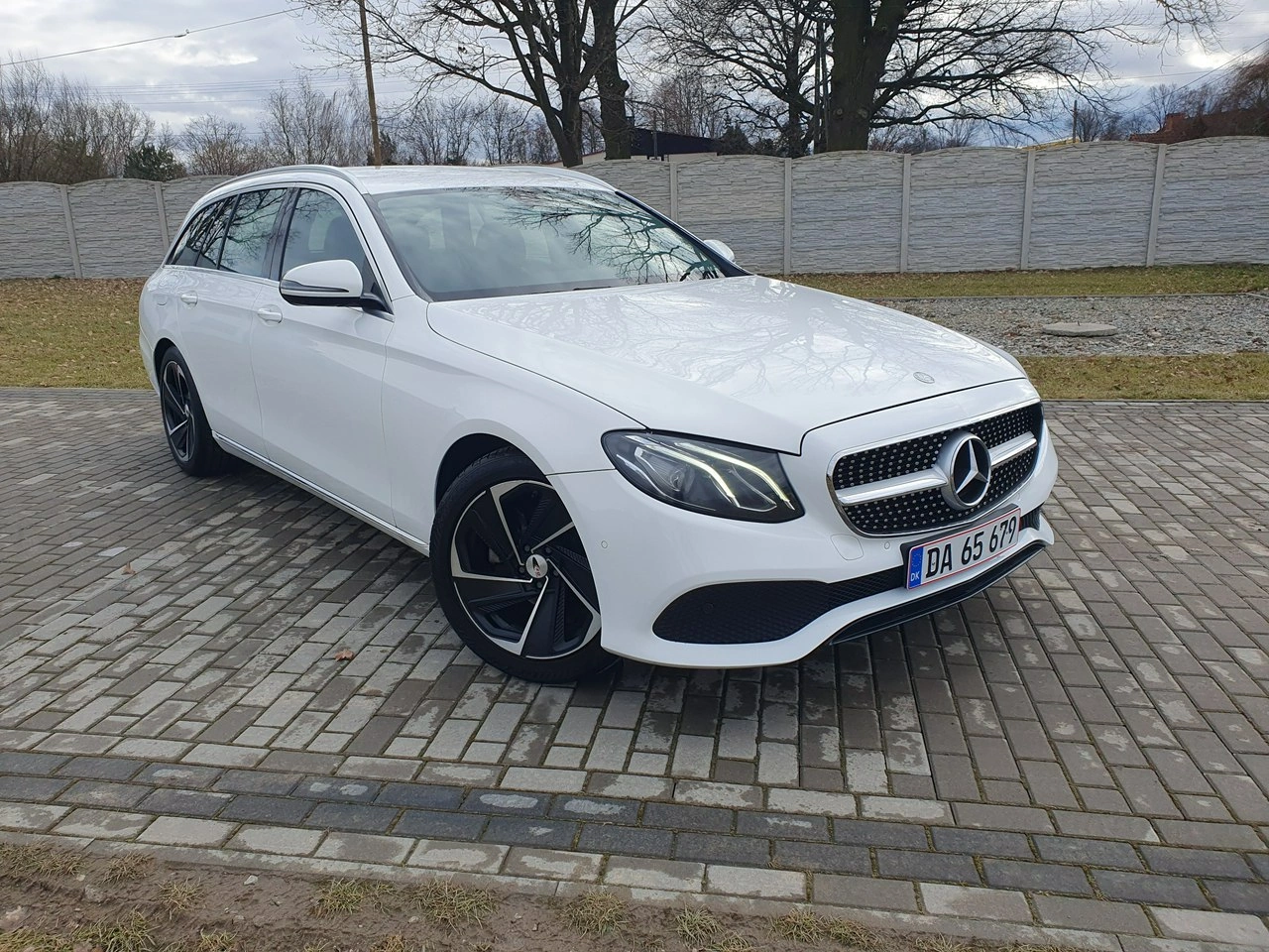 Mercedes E 220 - Zdjęcie 32